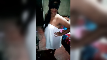 Desi Cute Bhabi Flaunting Her Big Boobs - A Must-See Sight!