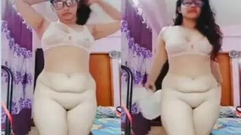 Nerdy College Girl From India Shakes Her Big Booty and Gives It a Good Spank!