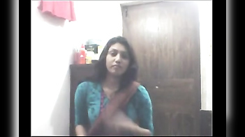 Gorgeous Bengali Girl's Big Boobs Naked Fingering - A Unique Experience
