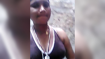 Watch Desi Aunty's Nude Video Recording: A Unique Experience