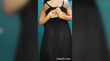 Sensational Desi Milf's Xxx Show With Exposed Boobs While Husband Is Away
