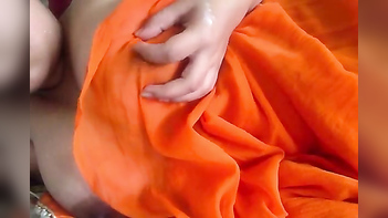 Indian MILF Exposes Her Juicy Brown Nipples in XXX Photos