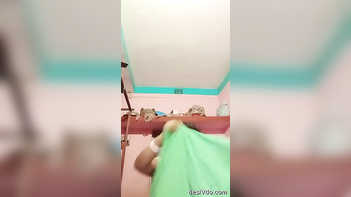 Sexy Desi Boudi Flaunts Her Big Boobs and Pussy for the Cameras