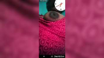 It's Time For Desi Aunty To Show Off Sexy Nipple For Xxx Buddy - An Unforgettable Experience!