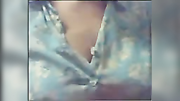 Sultry Lady Having a Blast on Yahoo - Make the Most of Your Search Experience!