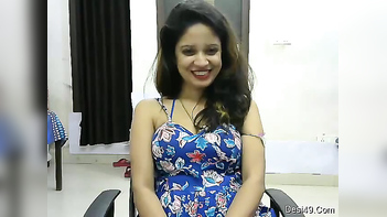 Desi Slut Strips Off Blue Dress and Flaunts Xxx Masturbation Moves