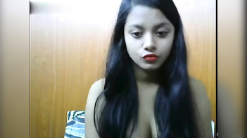 Sizzling Desi Cam Girl: Get Ready for a Cute and Sexy Show!