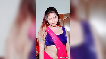 Watch This Desi Chick Dazzle In A Sari As She Joyfully Moves Her Body Provocatively