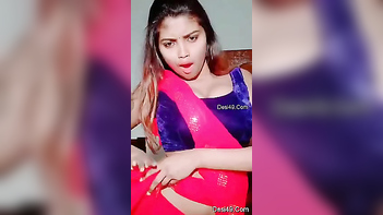 Watch This Desi Chick Dazzle In A Sari As She Joyfully Moves Her Body Provocatively