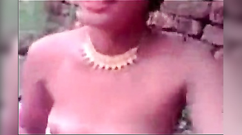 Marwari Aunty Exposing Her Boobs And Chut Fingered
