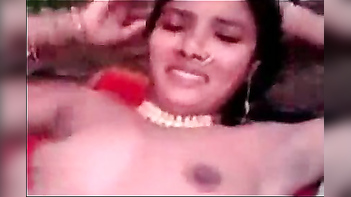 Marwari Aunty Exposing Her Boobs And Chut Fingered
