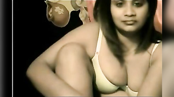 Sexy Indian Aunty Strips on cam