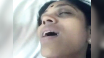 Experience the Ultimate Pleasure with Desi Kavita Bhabhi's Amazing Blowjob!