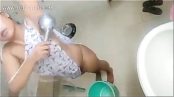Desi Bhabhi Flaunting Her Sexy Naked Body On Video Call - A Must-See!