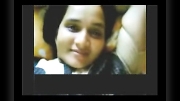 Hot Desi Muslim Bhabhi Flaunting Her Sexy Cunt - Get Ready to be Mesmerized!