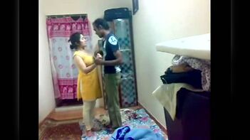 Tamil Bhabhi's Steamy Hot Sex Video with Lover - Desi Sex at its Best!
