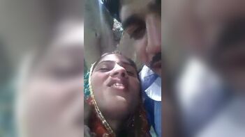 Outdoor Passion: Rajasthani Bhabhi's Steamy Sex Rendezvous with Her Lover