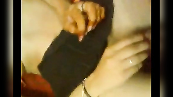Experience the Heat of Desi Sexy Bhabhi's Hot Blowjob Session!