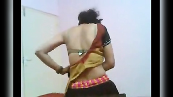Experience the Heat of Desi Sexy Bhabhi's Hot Blowjob Session!