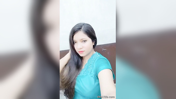 Watch Part 2 of the Shocking Video: Pakistani Girl Exposing Her Breasts on Indian Porn Tube