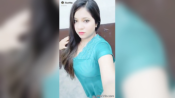 Watch Part 2 of the Shocking Video: Pakistani Girl Exposing Her Breasts on Indian Porn Tube