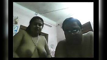 Hot Indian Aunty Webcam Chat - Watch Now on Indian Porn Tube Video