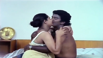 Watch Mallu Bgrade Actress Sindhu's Steamy Fling With Costar - Free Indian Porn Tube Video