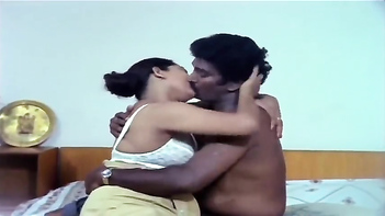 Watch Mallu Bgrade Actress Sindhu's Steamy Fling With Costar - Free Indian Porn Tube Video