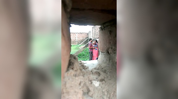 Desi Aunty's Steamy Affair Caught on Indian Porn Tube Video