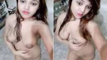 Indian Girlfriend Shares Xxx Tips After Stripping Everything Off in Video