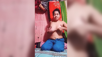 Desi Girl Flaunts Her Perky Tits on Webcam - Xxx Show Not To Be Missed!