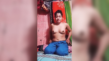 Desi Girl Flaunts Her Perky Tits on Webcam - Xxx Show Not To Be Missed!