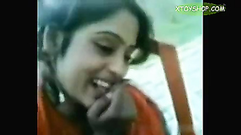 Bengali Boudi's Sexy Boobs Sucked Outdoors: A Unique Experience
