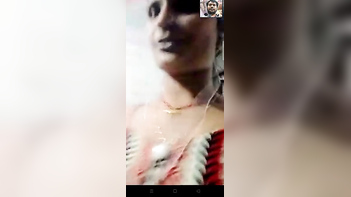 Desi Bhabhi Showing Off Her Juicy, Milk-Filled Tits in HD