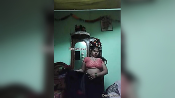 Desi Mom Strips Off Sari, Reveals Juicy Body, Dives Into Wild Sex Fest