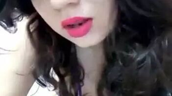 Desi Camgirl Seductively Bounces Her Juicy Natural Tits