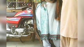 Indian Aunty Sucks Dick Like a Pro, Wet Pussy Gets Hammered Hard
