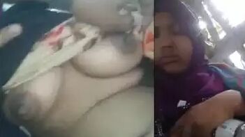 Hijabi Chick Gets Her Pussy Fingered Raw By Lover In Public Park