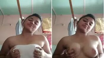 Desi Babe Finally Ditches Shyness, Strips Off White Top, And Shows Off Juicy Tits