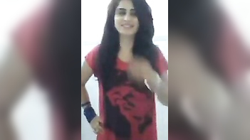 Desi Chick Shows Off Her Tight Pussy in a Teasing Selfie Session
