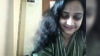 Mature Aunty Jacks Off With Massive Dildo On Cam, Dirty Talk Included