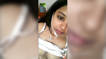 Desi Babe Riding Cock Like a Fucking Champ, Juicy Pussy Sucking Dick Hard