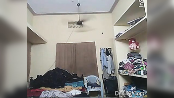 Indian Chick Rubs Her Wet Pussy Hard in Pink Bra and Red Top.