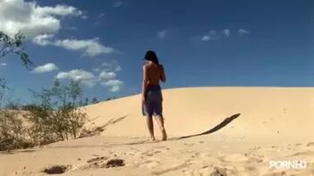 Dirty Bhabhi Getting Wild, Masturbating Her Pussy With A Fucking Powder Bottle