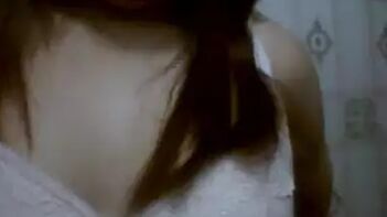 Desi Chick Shows Off Her Tight Pussy in Raw Selfie Video