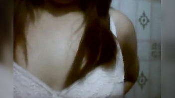Desi Chick Shows Off Her Tight Pussy in Raw Selfie Video