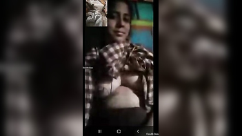 Indian Chick Shows Her Tits While Jerking Off, Damn That’s Sexy As Hell
