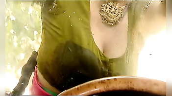 Indian Bhabhi Shows Off Juicy Tits and Tight Pussy During Outdoor Car Wash