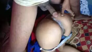 Sneha Aunty in Saree Gets Fucked in Homemade MMS, Juicy Pussy Action, Damn Sexy!