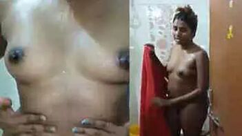 Indian Babe Washes Her pussy And Teases With Fucking Sexy Dressing Up